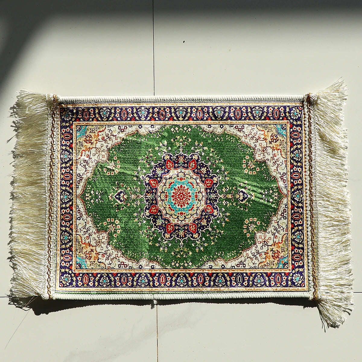 A Portable Eid Prayer Mat Measuring 30* 49.5cm Cm, Suitable for Indoor and Outdoor Use, Is an Ideal Choice for Studying, Living Rooms, Ramadan and Hajj Activities This Is a Popular and Beautiful Prayer Mat.