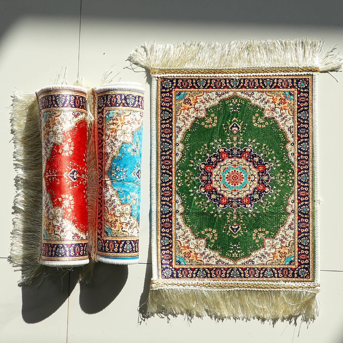 A Portable Eid Prayer Mat Measuring 30* 49.5cm Cm, Suitable for Indoor and Outdoor Use, Is an Ideal Choice for Studying, Living Rooms, Ramadan and Hajj Activities This Is a Popular and Beautiful Prayer Mat.