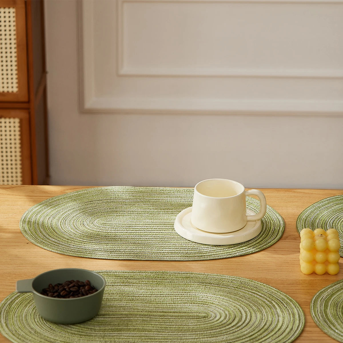 Placemats Set of 4,Heat resistant pad,Place Mat Washable Table Mats for Kitchen Dining Table Mixed Color Non-Slip Place mats