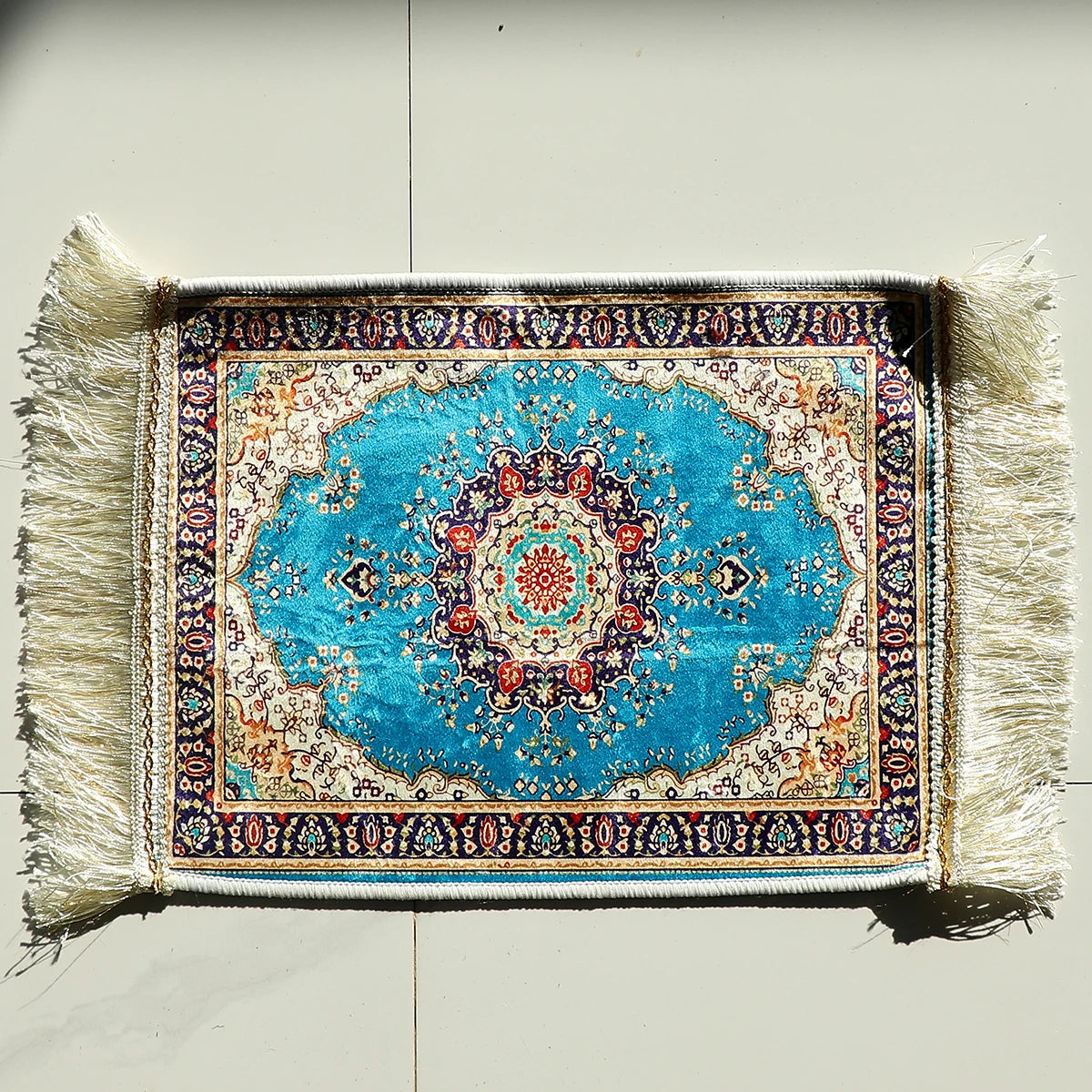 A Portable Eid Prayer Mat Measuring 30* 49.5cm Cm, Suitable for Indoor and Outdoor Use, Is an Ideal Choice for Studying, Living Rooms, Ramadan and Hajj Activities This Is a Popular and Beautiful Prayer Mat.